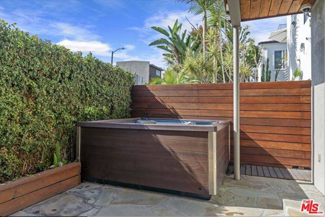 Venice (los Angeles), CA 90291,27 18th Avenue