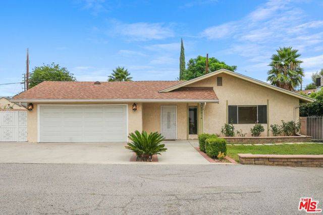 Granada Hills (los Angeles), CA 91344,17316 Kingsbury Street