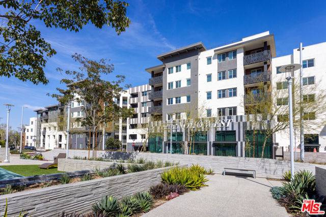 North Hollywood (los Angeles), CA 91606,11950 Erwin Street Street #415