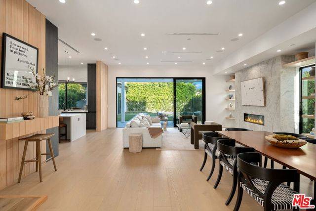 Sherman Oaks, CA 91423,4532 Calhoun Avenue