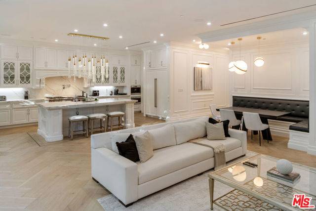 Los Angeles, CA 90046,843 N Spaulding Avenue