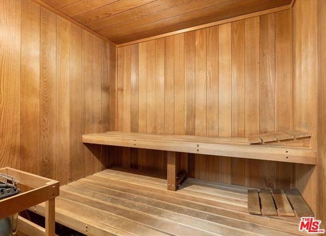 Los Angeles, CA 90005,620 S Gramercy Place #239