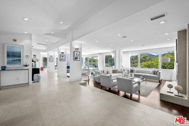 Beverly Hills, CA 90210,9626 Highridge Drive