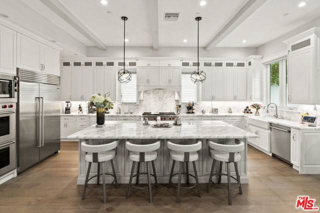 Manhattan Beach, CA 90266,592 30th St