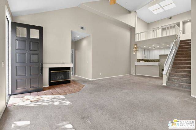 Tustin, CA 92782,13372 Savanna