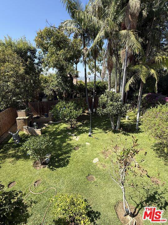 Los Angeles, CA 90026,1733 Maltman Avenue