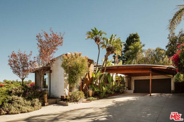 Sherman Oaks, CA 91423,3604 Glenridge Drive