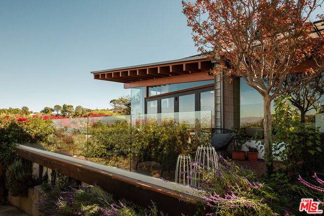 Sherman Oaks, CA 91423,3604 Glenridge Drive