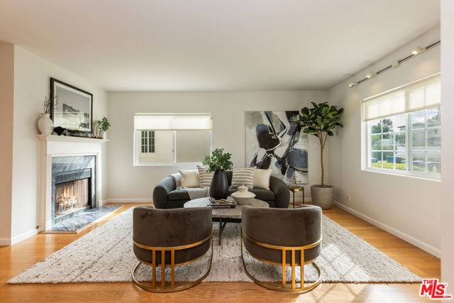 Sherman Oaks, CA 91423,5044 Varna Avenue