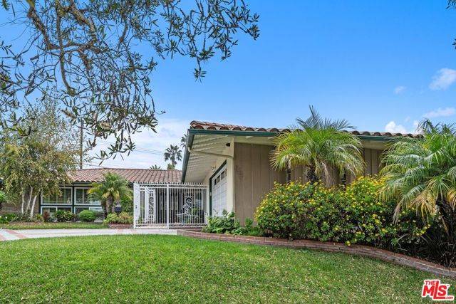 Los Angeles, CA 90056,6636 Wooster Avenue