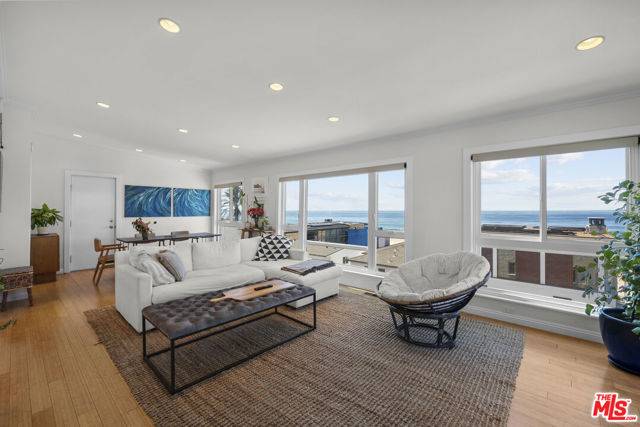 Manhattan Beach, CA 90266,118 7th Street