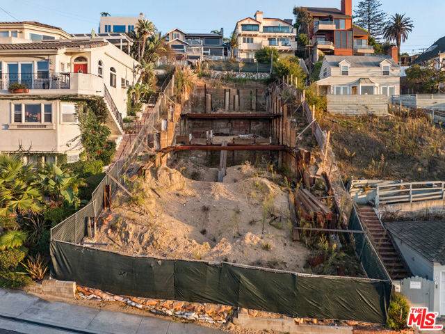 Los Angeles, CA 90293,210 Montreal Street