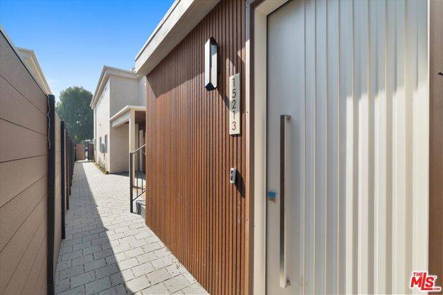 Sherman Oaks, CA 91403,15209 Morrison Street