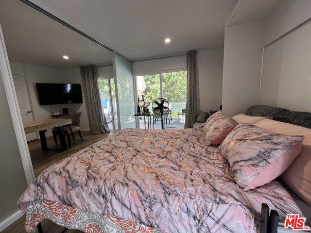 Sherman Oaks, CA 91403,3708 Woodcliff Road