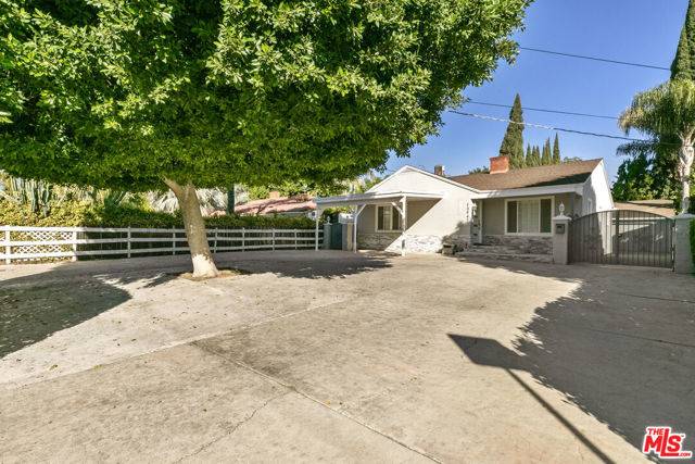 Van Nuys (los Angeles), CA 91405,13947 Archwood Street