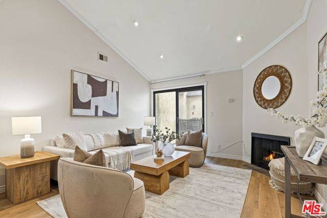 Inglewood, CA 90302,620 W Hyde Park Boulevard #313