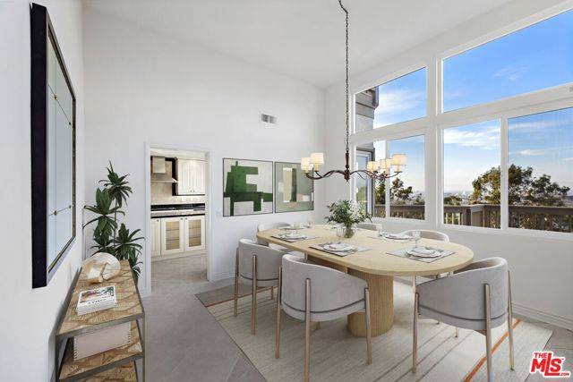 Newport Beach, CA 92660,31 Saint Tropez