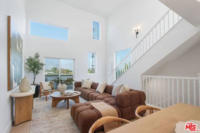 North Hollywood (los Angeles), CA 91606,11210 Victory Boulevard