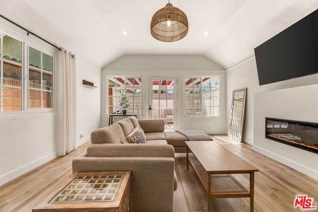 Long Beach, CA 90807,3580 Gundry Avenue