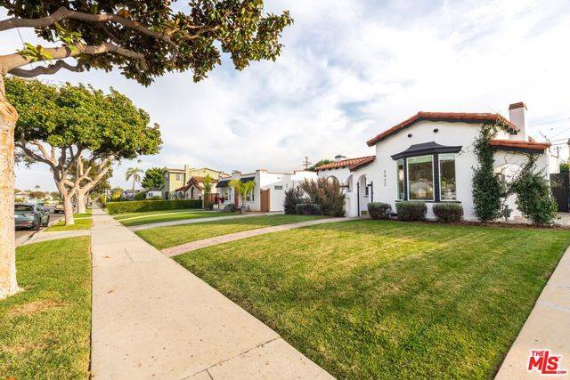 Inglewood, CA 90305,2422 W 77th Street