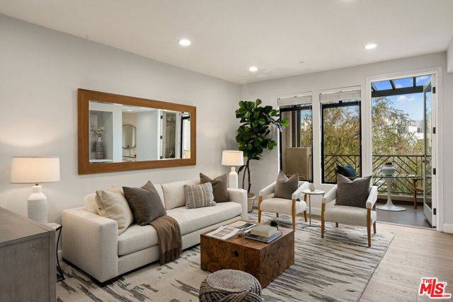 Los Angeles, CA 90094,5625 Crescent Parkway #340