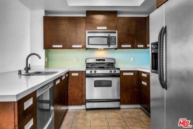 Los Angeles, CA 90035,1260 S Corning Street #505