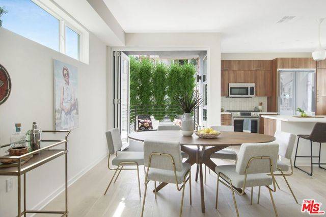 Los Angeles, CA 90039,1933 N Griffith Park Boulevard