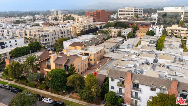 Los Angeles, CA 90049,11743 Darlington Avenue #1