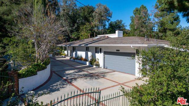Studio City (los Angeles), CA 91604,12004 Briarvale Lane