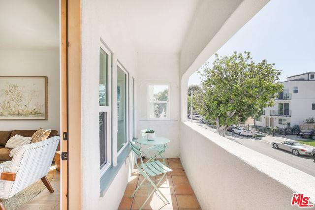 Los Angeles, CA 90034,5847 Ernest Avenue