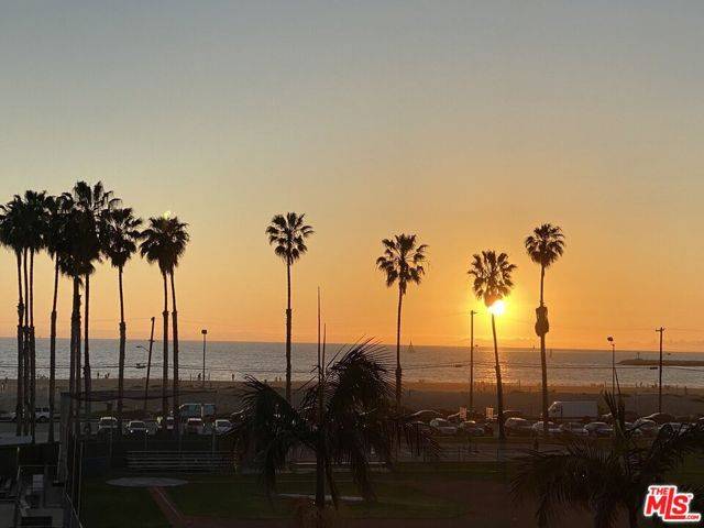 Playa Del Rey (los Angeles), CA 90293,6824 Esplanade #PH