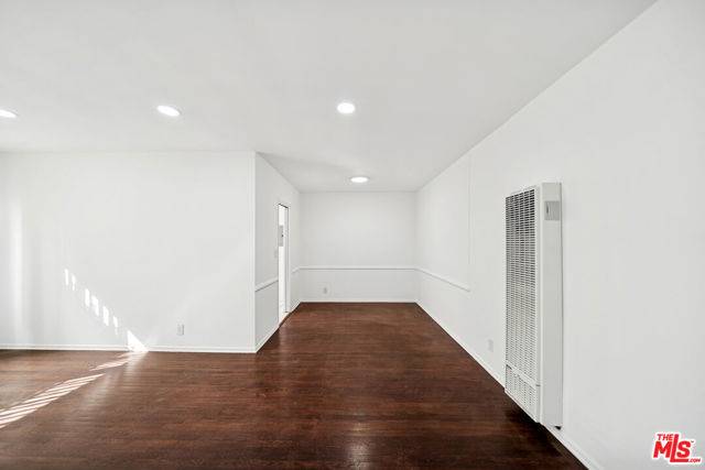 Los Angeles, CA 90034,2314 S Corning #3