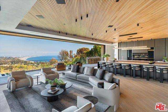 Pacific Palisades (los Angeles), CA 90272,766 Paseo Miramar