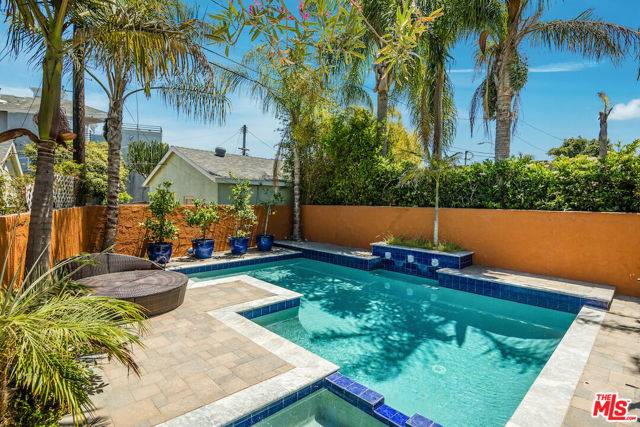 Playa Del Rey (los Angeles), CA 90293,224 Sunridge Street