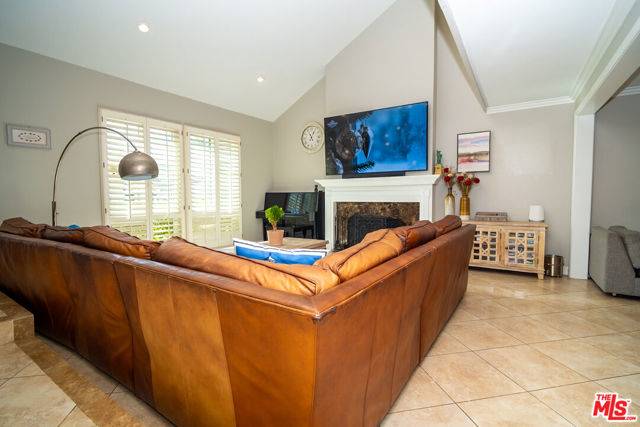 Brea, CA 92821,879 Shadowgrove Street