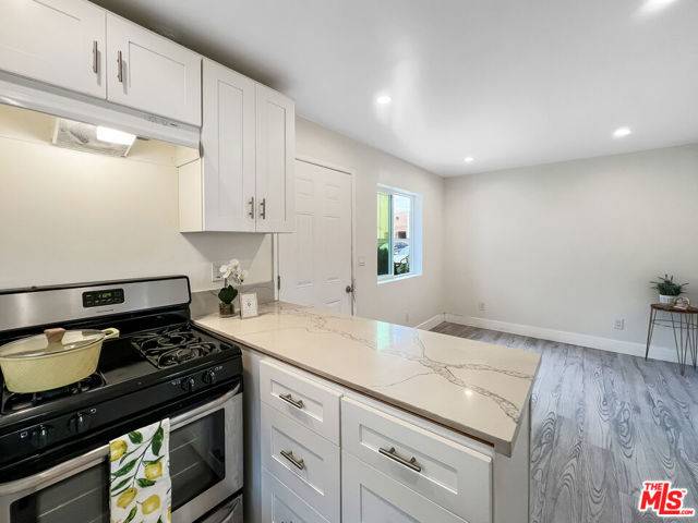 South Gate, CA 90280,10019 San Gabriel Avenue