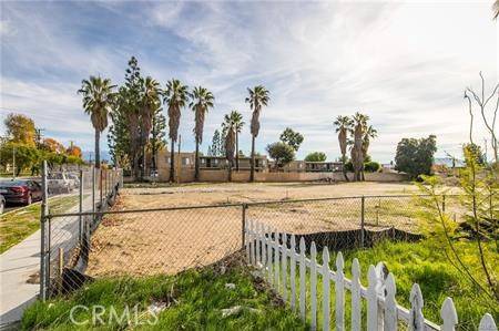 Rialto, CA 92376,405 W Merrill Avenue