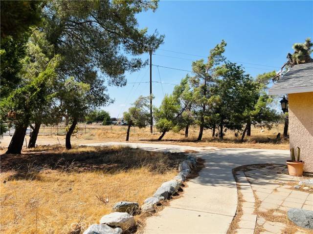 Oak Hills, CA 92344,10335 Columbine Road