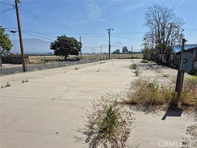 Highland, CA 92410,27489 4th Street