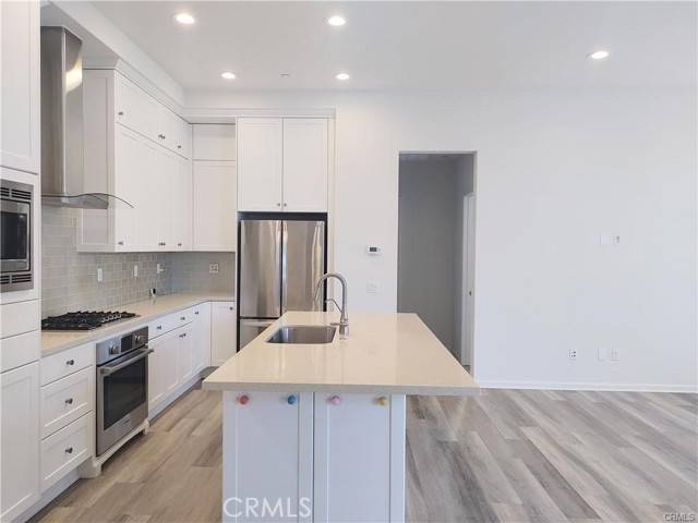 Irvine, CA 92618,120 Nature Walk