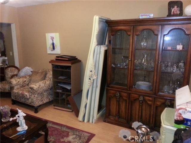 Los Angeles, CA 90065,3030 Valle Vista #13