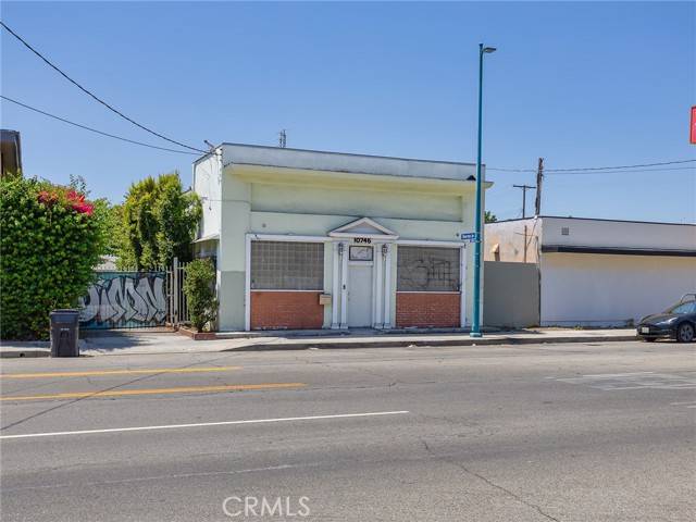 North Hollywood (los Angeles), CA 91601,10746 Magnolia Boulevard