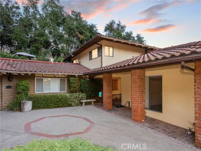 Glendale, CA 91208,1527 Colina Drive