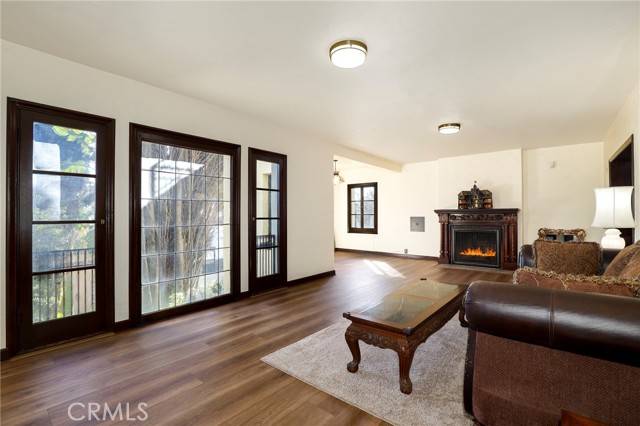Los Angeles, CA 90068,6655 Emmet