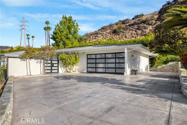 Glendale, CA 91208,2461 Allanjay Place