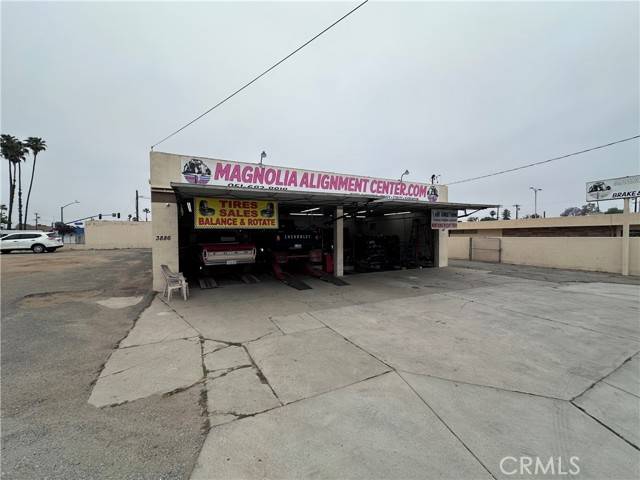 Riverside, CA 92506,3886 Merrill Avenue