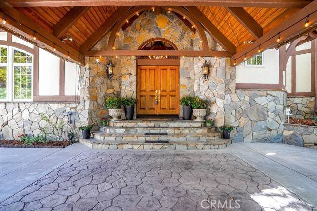 Lake Arrowhead, CA 92352,139 Cedar Ridge Drive