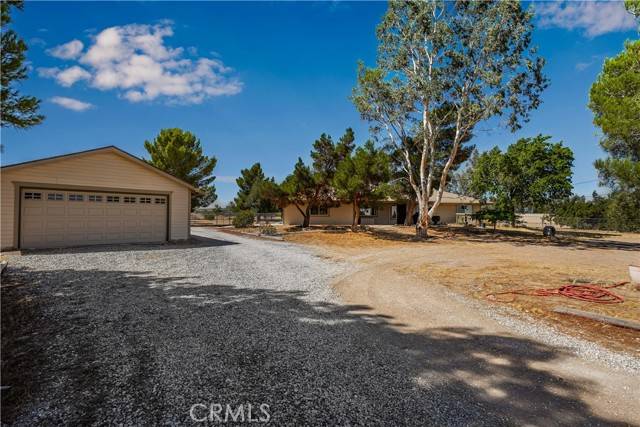 Oak Hills, CA 92344,10171 Cambria Road