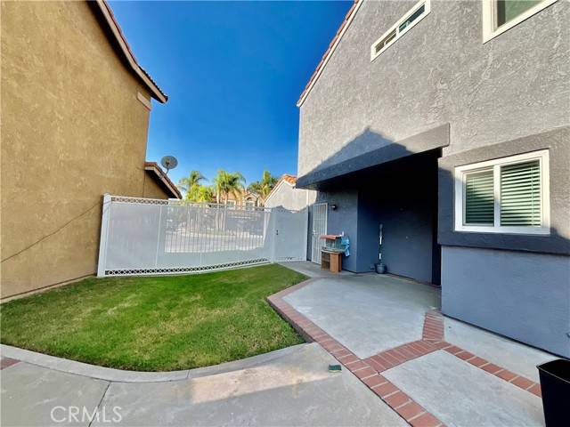 Fontana, CA 92337,14679 Cinnamon Drive