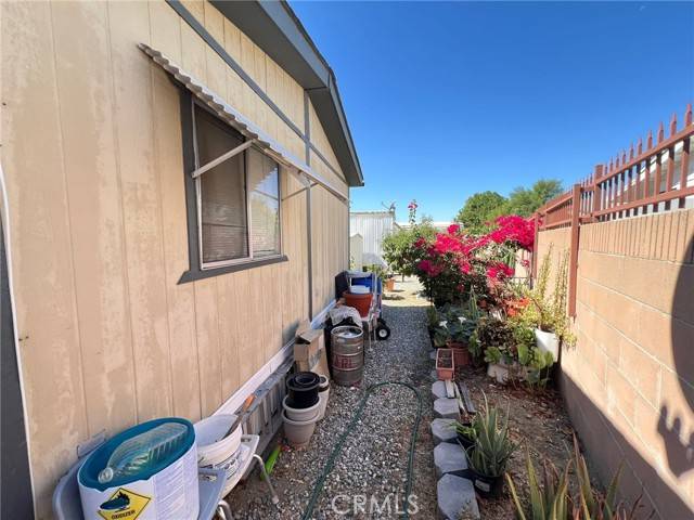 Hemet, CA 92543,332 N Lyon Avenue #42